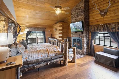 Log Cabin 6BR, Hot Tub, Game Room, Fire Pits, Playground, Outdoor Kitchen