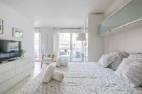 Charming Studio with Pool & Balcony -Heart of Nice Hotels in Fabron