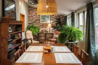 Bumble Bear Inn in Bolton Landing