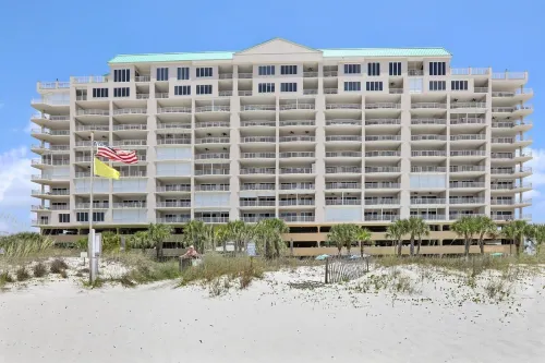 Regency Isle 1104: 3/3, 2 covered parking spots