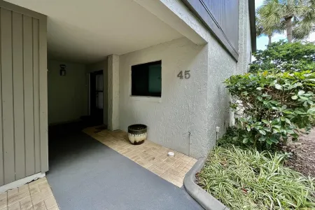 Free Fun and Spacious Living Area - Beautifully Styled Retreat