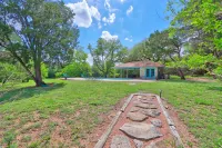 Serene Escape with Swimming Pool and Cozy Fireplace - Charming Haven