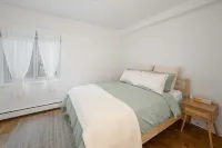 Downtown Condo – Views, Walkable, Fun! Dog Ok 퍼스트 힐 호텔