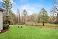 Historic Cottage with Cozy Fireplace and Screened Porch - Charming Retreat