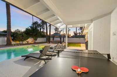 Scottsdale Classic - Luxury Home w/ 5 Beds & Pool! Hotels near Old Town Scottsdale