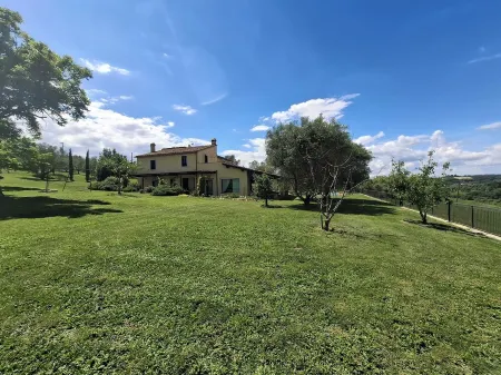 Beautiful farmhouse with pool in Calvi dell'Umbria 30 min. from Rome