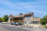 Fantastic Home Close to Water w/Private Washer and Dryer, Free WiFi, Balcony Hotels in Branson