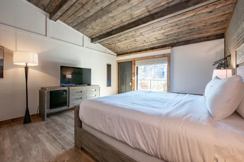 Beautiful Lakeview and Luxurious Amenities - Serene Executive Retreat Hotels in Garrett County