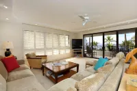 Stunning Views and Gourmet Kitchen - Exquisite Oceanfront Retreat