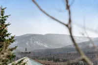 Mountain View Townhome w/ Private Deck, Gas Grill, WiFi, & Gas Fireplace