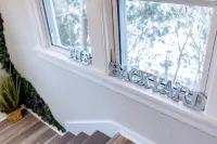 The Back Yard-Entire Building |Walk to Downtown |Yard for Games|Parking