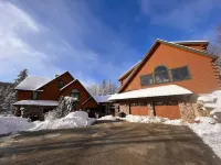 Ski-in/Ski-Out Access and Hot Tub - Luxurious Mountain Escape Hotels near Sunrise Village