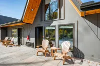 Vaulted Ceilings and Lake Access - Charming Cozy Escape Hotel a Terra Alta