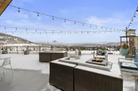 Stunning Mountain Views and Shared Heated Pool - Stylish Retreat Hotels in Summit County