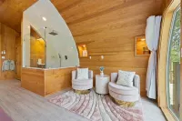 Cozy Rustic Haven - Wine Barrel Retreat, 4 Cabins