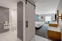 DoubleTree by Hilton Sioux City Hotels near Riverzedge Church