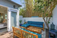 Stunning Venice Hideaway with Private Deck & Yard! Minutes to everything!
