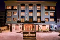 Hotel Indo Prime Hotels near Albert Hall Museum