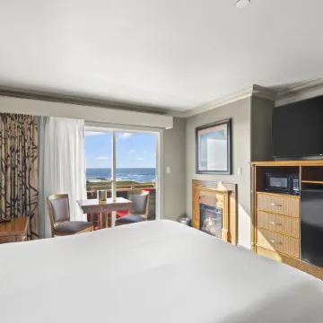Surf and Sand Lodge
