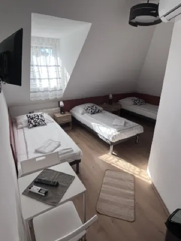 Május 1 Vendégház - Torony Hotels in 