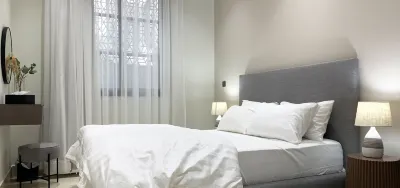 Kease Mughrizat C-1 Royal Touch  GZ57 Hotel di 