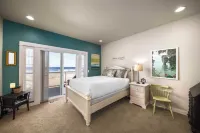 Moonlight by AvantStay Modern Home w Views Direct Access to Rockaway Beach