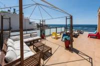 Flats Friends Atlantida