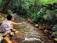 HomeTa Homestay فنادق في Dam Bri