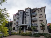 Eric Wilkins Apartments Hotels in Kitebi