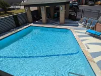 12 Oaks Hotel - Kolam Renang