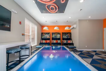 Kasa Downtown des Moines Отели рядом с достопримечательностью «Грэйтер Де-Мойн Ботаникал Гарден»