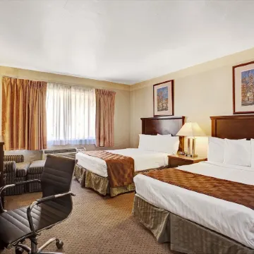 Travelodge by Wyndham Everett City Center