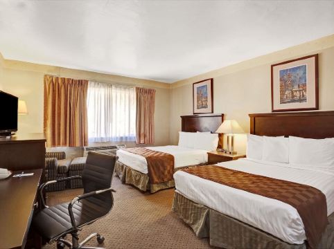 Travelodge by Wyndham Everett City Center