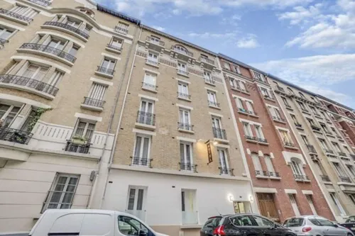 Paris Hotel Hotels in Clichy