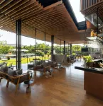 Radisson Resort and Spa Lonavala - バー