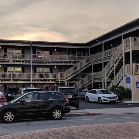 Crystal Sands Motel