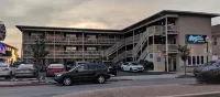 Crystal Sands Motel - 모텔