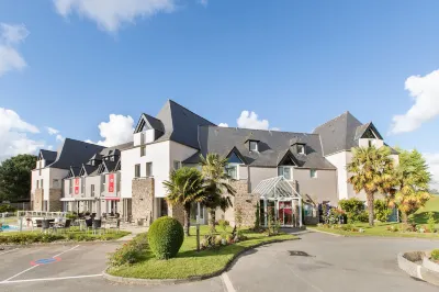 Les Ormes Domaine et Resort Hotels in Meillac