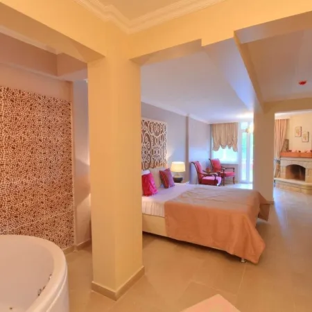 Sweet Home River Hotel