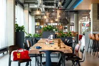 Moxy Utrecht - breakfast