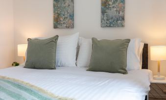 Elms Way No33 – Donnini Apartments