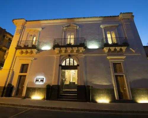 De Stefano Palace Luxury Hotel فنادق في راغوسا
