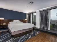 إمباسي سويتس باي هيلتون إنديانابوليس داون تاون Hotels near مونيمونت ستاديوم