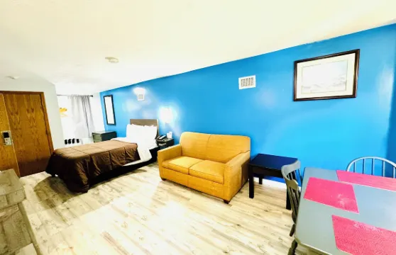 藍雲杉連棟住宅汽車旅館