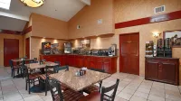 Best Western Plus Forest Park Inn - Frühstück