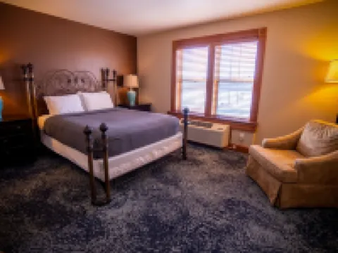 Nuk's Executive Suites Hotels in De Pere