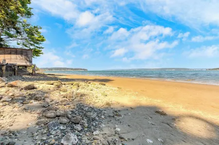 Serenity Pines by AvantStay Incredible Views Отели рядом с достопримечательностью «Мееркерк Гарденс»