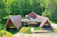The Birch Ridge: Family Room #6 - Queen/Bunkbed Suite in Killington, Vermont 1 Bedroom Hotel Room
