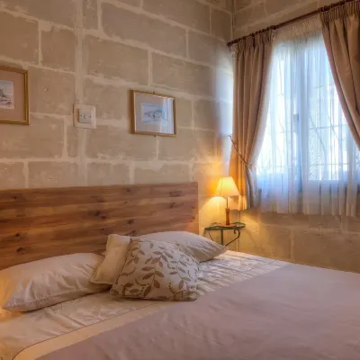 Green Grove Guest House Các khách sạn gần Trung tâm mua sắm Tower Road