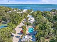 It's A Shore Thing 1 Bedroom Condo by RedAwning Hotels in Longboat Key